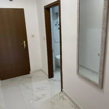Darko Petrovic Apartman * Malinska